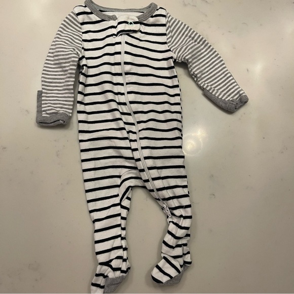 Newborn size bundle - Picture 3 of 16